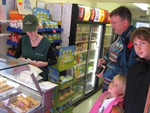 Een klein winkeltje met lunch baksels